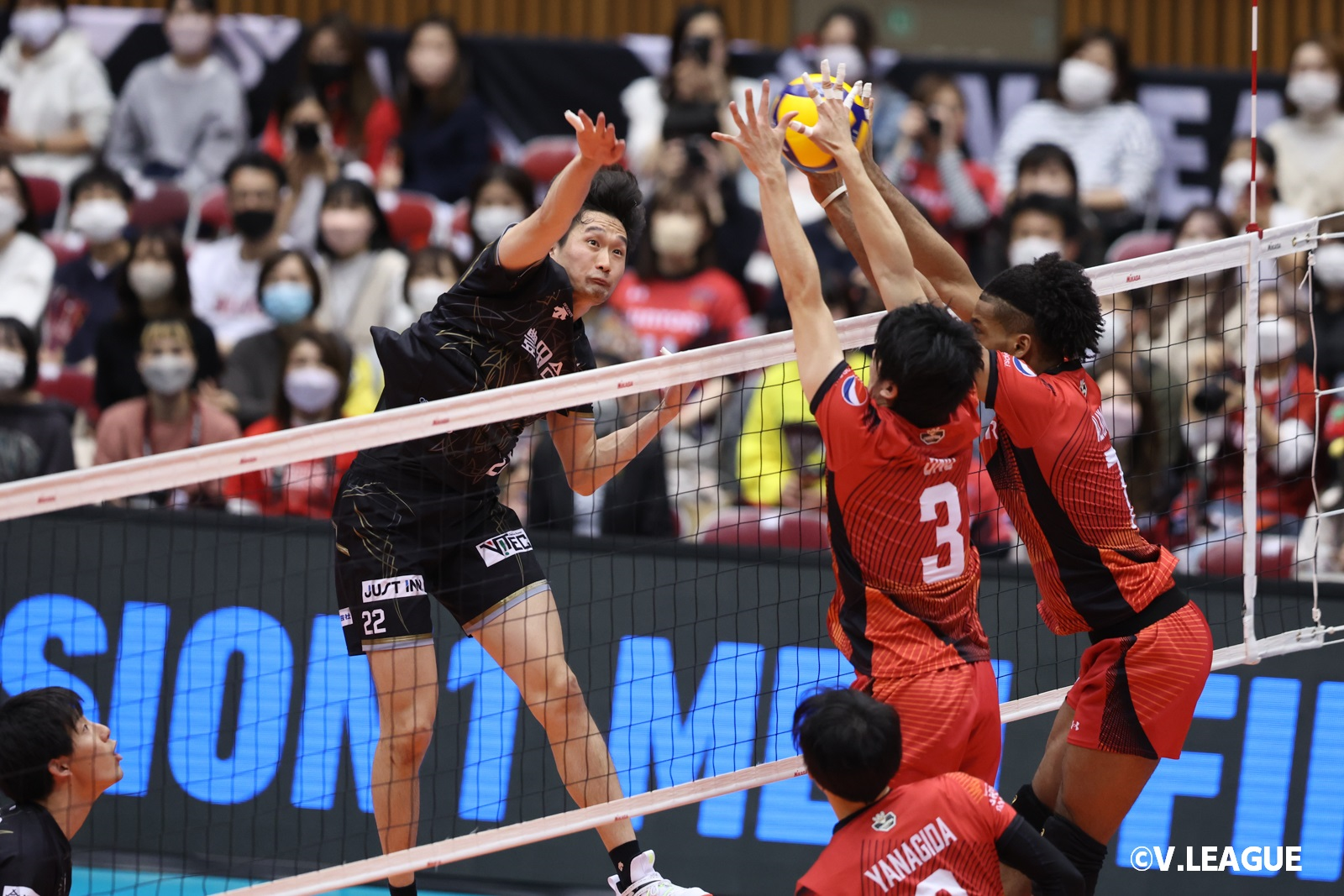 ウルフドッグス名古屋がストレートで先勝！2021-22 V.LEAGUE